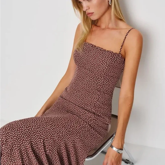 Elegant Brown Polka Dot Dress - Picture 4 of 4